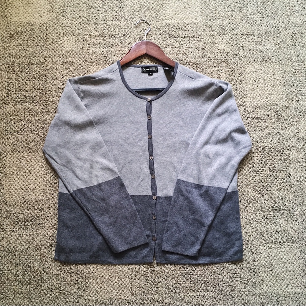 LAST CHANCE JEANNE PIERRE Cardigan
